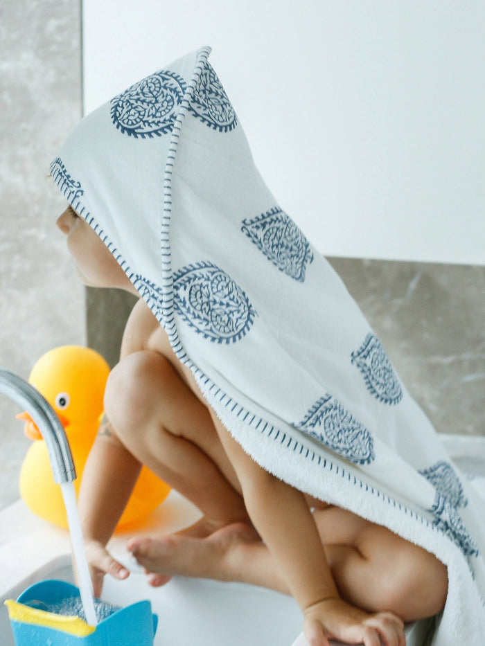 Hooded Kids Towel - Fort Print