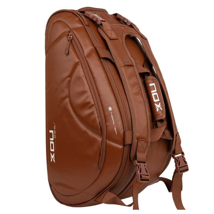 Sac de padel Nox Pro Series Marron 2023 debout - Esprit Padel Shop